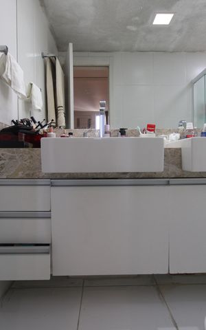 Apartamento à venda com 166m², 4 quartos e 2 vagasBanheiro da suíte 1