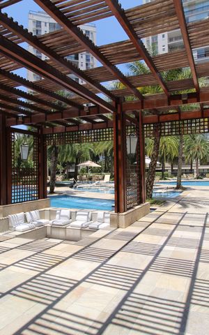 Apartamento à venda com 166m², 4 quartos e 2 vagasÁrea comum - Piscina