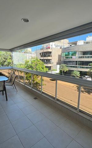 Apartamento à venda com 143m², 3 quartos e 3 vagas Apartamento à venda com 143m², 3 quartos e 3 vagasÁrea externa