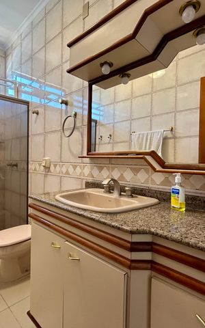 Casa para alugar com 374m², 6 quartos e 6 vagas Casa para alugar com 374m², 6 quartos e 6 vagasBanheiro 1
