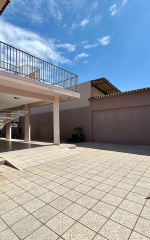 Casa para alugar com 374m², 6 quartos e 6 vagas Casa para alugar com 374m², 6 quartos e 6 vagasÁrea externa