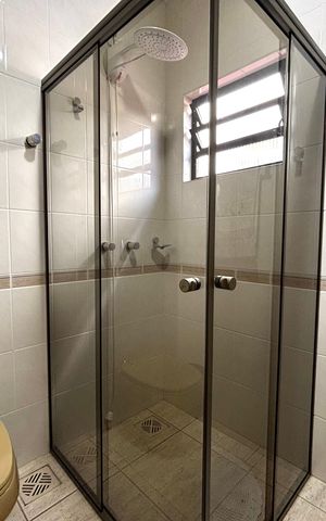 Casa para alugar com 374m², 6 quartos e 6 vagas Casa para alugar com 374m², 6 quartos e 6 vagasBanheiro 2