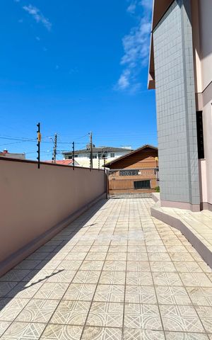 Casa para alugar com 374m², 6 quartos e 6 vagas Casa para alugar com 374m², 6 quartos e 6 vagasGaragem