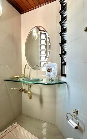 Casa para alugar com 374m², 6 quartos e 6 vagas Casa para alugar com 374m², 6 quartos e 6 vagasLavabo