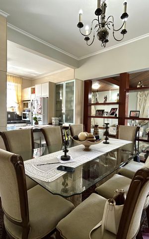 Casa para alugar com 374m², 6 quartos e 6 vagas Casa para alugar com 374m², 6 quartos e 6 vagasSala de Jantar