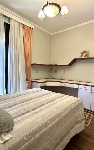 Casa para alugar com 374m², 6 quartos e 6 vagas Casa para alugar com 374m², 6 quartos e 6 vagasQuarto 5
