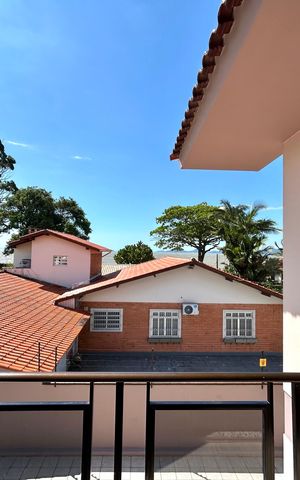 Casa para alugar com 374m², 6 quartos e 6 vagas Casa para alugar com 374m², 6 quartos e 6 vagasQuarto 5 Varanda