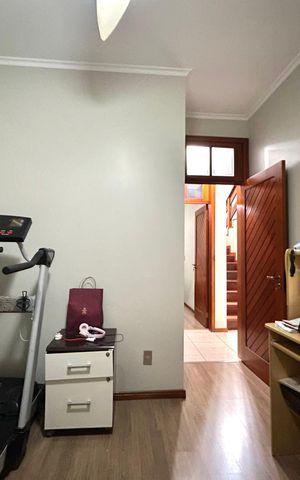 Casa para alugar com 374m², 6 quartos e 6 vagas Casa para alugar com 374m², 6 quartos e 6 vagasQuarto 2