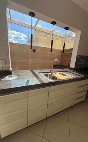 Casa de condomínio para alugar com 100m², 2 quartos e 2 vagas Casa de condomínio para alugar com 100m², 2 quartos e 2 vagasCozinha