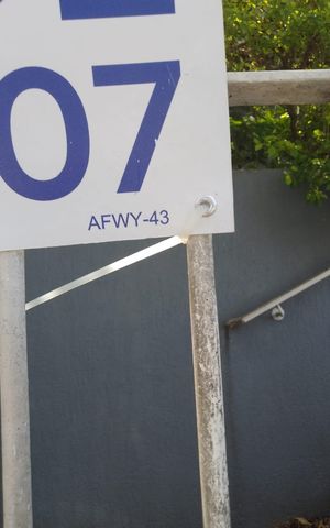 Casa à venda com 170m², 7 quartos e 2 vagas Casa à venda com 170m², 7 quartos e 2 vagasPlaca