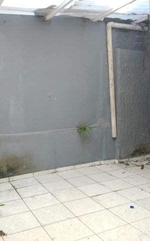 Casa à venda com 170m², 7 quartos e 2 vagas Casa à venda com 170m², 7 quartos e 2 vagasQuintal