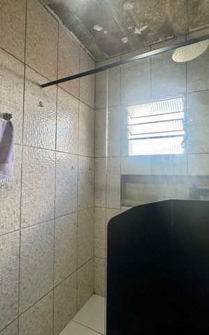 Casa para alugar com 180m², 3 quartos e 1 vaga Casa para alugar com 180m², 3 quartos e 1 vagaBanheiro