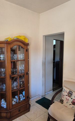 Casa à venda com 67m², 2 quartos e sem vagaSala