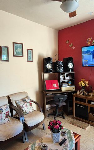 Casa à venda com 67m², 2 quartos e sem vagaSala