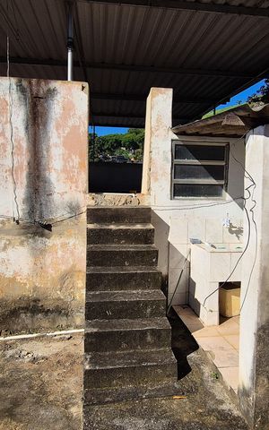 Casa à venda com 67m², 2 quartos e sem vagaTerreno nos fundos 