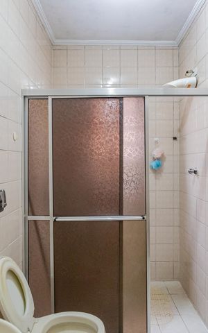 Casa para alugar com 50m², 2 quartos e 1 vaga Casa para alugar com 50m², 2 quartos e 1 vagaBanheiro Social