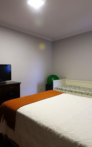Casa de condomínio à venda com 220m², 4 quartos e 2 vagas Casa de condomínio à venda com 220m², 4 quartos e 2 vagasquarto 1