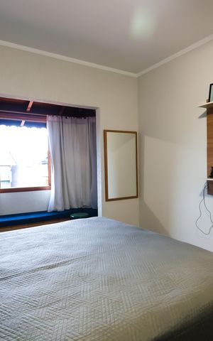 Casa de condomínio à venda com 220m², 4 quartos e 2 vagas Casa de condomínio à venda com 220m², 4 quartos e 2 vagas Suíte
