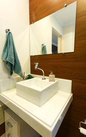 Casa de condomínio à venda com 220m², 4 quartos e 2 vagas Casa de condomínio à venda com 220m², 4 quartos e 2 vagaslavabo