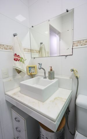 Casa de condomínio à venda com 220m², 4 quartos e 2 vagas Casa de condomínio à venda com 220m², 4 quartos e 2 vagasBanheiro