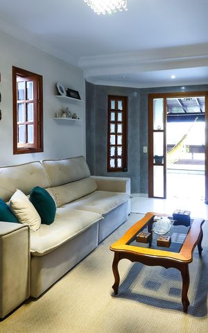 Casa de condomínio à venda com 220m², 4 quartos e 2 vagas Casa de condomínio à venda com 220m², 4 quartos e 2 vagasSala