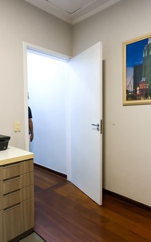 Casa de condomínio à venda com 220m², 4 quartos e 2 vagas Casa de condomínio à venda com 220m², 4 quartos e 2 vagasEscritório