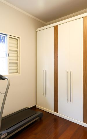 Casa de condomínio à venda com 220m², 4 quartos e 2 vagas Casa de condomínio à venda com 220m², 4 quartos e 2 vagasquarto 2