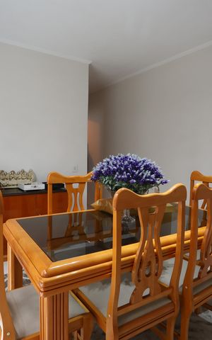 Casa de condomínio à venda com 220m², 4 quartos e 2 vagas Casa de condomínio à venda com 220m², 4 quartos e 2 vagasSala de Jantar