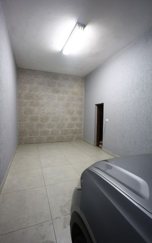 Casa de condomínio à venda com 220m², 4 quartos e 2 vagas Casa de condomínio à venda com 220m², 4 quartos e 2 vagasGaragem