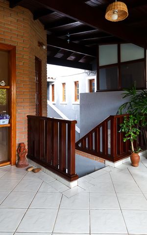 Casa de condomínio à venda com 220m², 4 quartos e 2 vagas Casa de condomínio à venda com 220m², 4 quartos e 2 vagasVaranda
