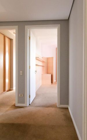 Apartamento para alugar com 305m², 5 quartos e 2 vagas Apartamento para alugar com 305m², 5 quartos e 2 vagasCorredor