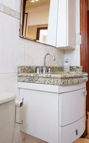 Apartamento à venda com 188m², 3 quartos e 2 vagasBanheiro social