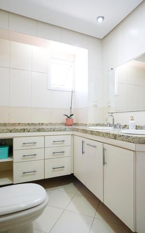 Apartamento à venda com 188m², 3 quartos e 2 vagasBanheiro da suíte