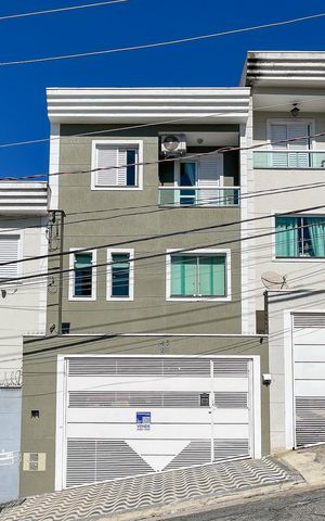 Casa à venda com 123m², 3 quartos e 2 vagasFachada + plaquinha