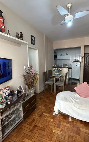 Apartamento à venda com 75m², 2 quartos e 1 vagaSala