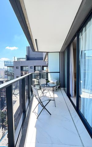 Studio à venda com 77m², 1 quarto e 1 vaga Studio à venda com 77m², 1 quarto e 1 vagaVaranda