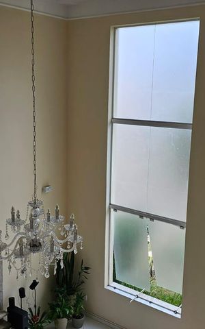 Casa de condomínio para alugar com 360m², 4 quartos e 4 vagas Casa de condomínio para alugar com 360m², 4 quartos e 4 vagasSala