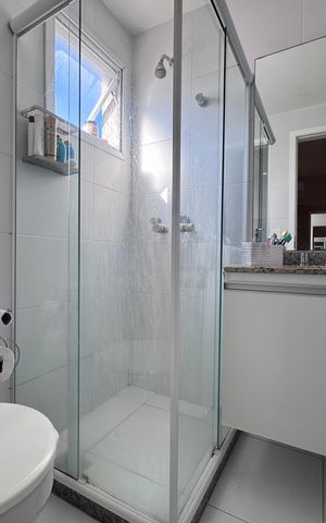 Apartamento à venda com 200m², 3 quartos e 2 vagas Apartamento à venda com 200m², 3 quartos e 2 vagasSuíte - Banheiro