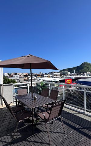 Apartamento à venda com 200m², 3 quartos e 2 vagas Apartamento à venda com 200m², 3 quartos e 2 vagasVaranda