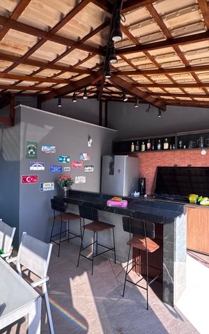 Apartamento à venda com 200m², 3 quartos e 2 vagas Apartamento à venda com 200m², 3 quartos e 2 vagasTerraço