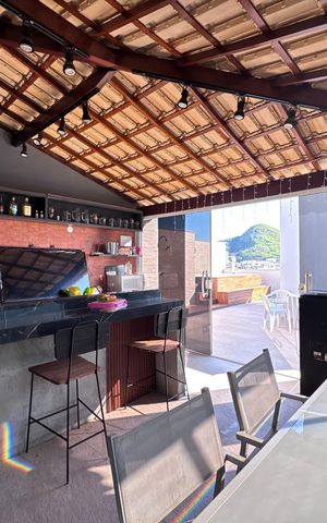 Apartamento à venda com 200m², 3 quartos e 2 vagas Apartamento à venda com 200m², 3 quartos e 2 vagasTerraço