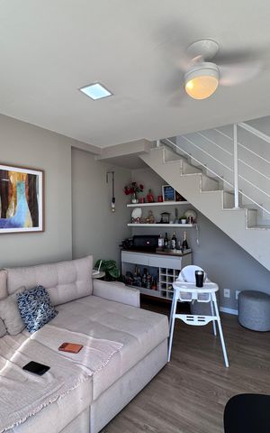 Apartamento à venda com 200m², 3 quartos e 2 vagas Apartamento à venda com 200m², 3 quartos e 2 vagasSala