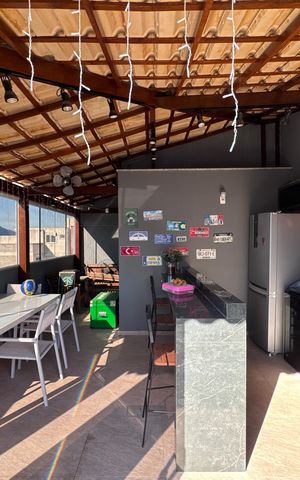 Apartamento à venda com 200m², 3 quartos e 2 vagas Apartamento à venda com 200m², 3 quartos e 2 vagasTerraço