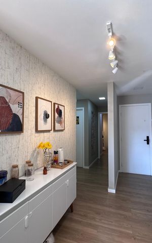 Apartamento à venda com 200m², 3 quartos e 2 vagas Apartamento à venda com 200m², 3 quartos e 2 vagasCorredor