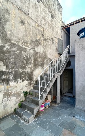 Casa para alugar com 70m², 1 quarto e 1 vagaEscada