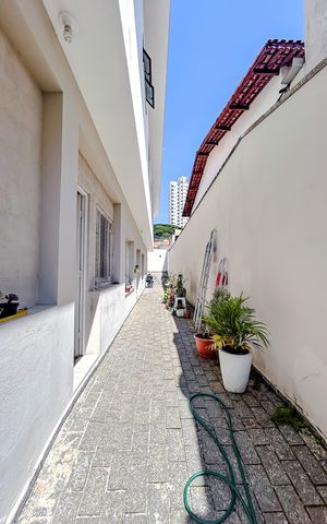Casa à venda com 320m², 5 quartos e 6 vagasÁrea externa