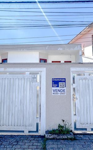 Casa à venda com 320m², 5 quartos e 6 vagasFachada com Plaquinha