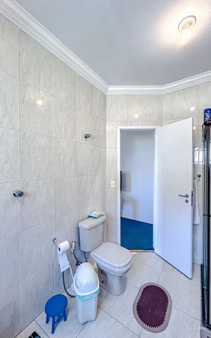 Casa à venda com 320m², 5 quartos e 6 vagasBanheiro da Suíte 1