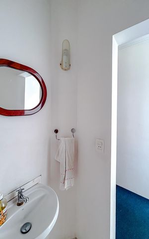 Casa à venda com 320m², 5 quartos e 6 vagasLavabo - Casa 1