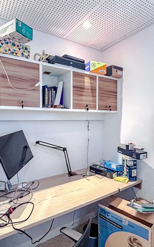 Casa à venda com 320m², 5 quartos e 6 vagasEscritório